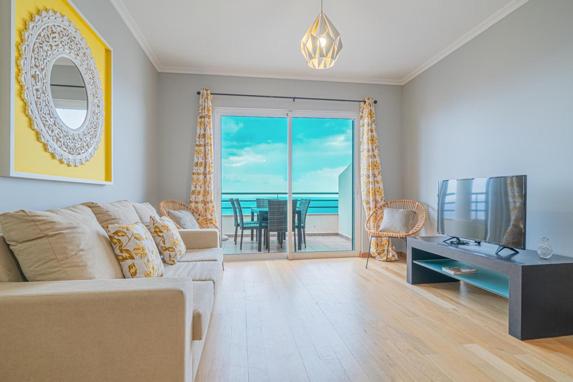 Ocean View In Canico De Baixo Apartment Funchal (Madeira)
