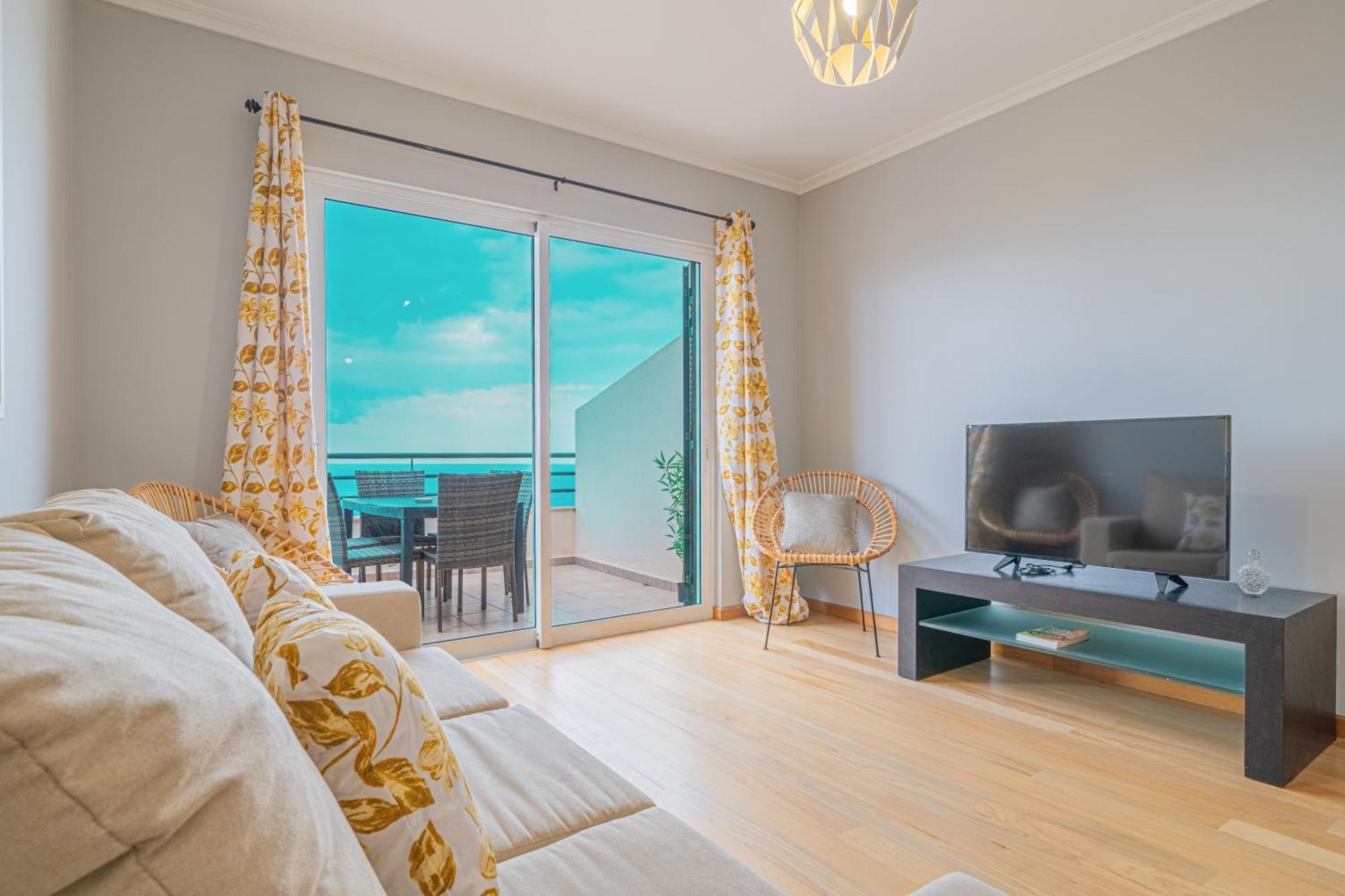 Apartment Ocean View In Canico De Baixo Funchal (Madeira)